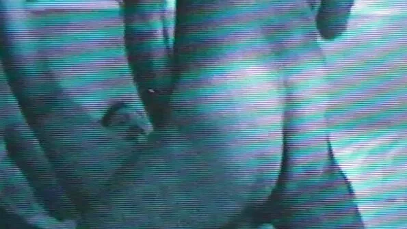 الرجل يمس في سن سكس احترافي مترجم المراهقة القلب جدلات من خلال مؤخرته