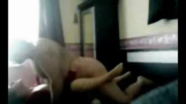 مفلس جبهة مورو الإسلامية للتحرير زوجة الأب جانيت يقبض سكس مترجم احترافي عليه في الثلاثي الساخن لممارسة الجنس