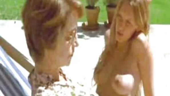 Deni رغبة milks صياح الديك تحت افلام سكس احترافي الطاولة