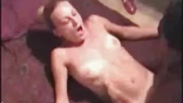 الأبنوس سكس عالمي احترافي مترجم العضلات تيبو يريد أن يبيع له معدات اللياقة البدنية نقدا