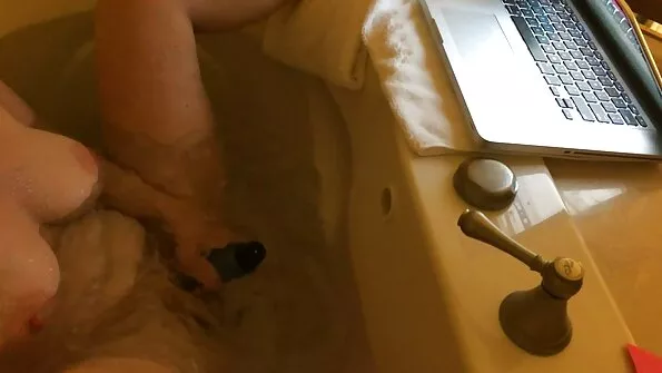 Eve Rosario aka Glamourist Sahrye موقع سكس احترافي مترجم handjob galore