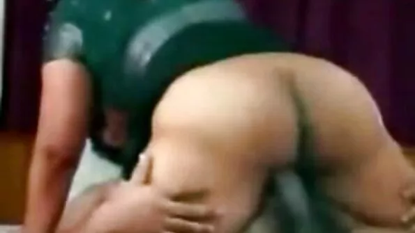 السمين الجدة القديمة احتدم في مقهى مع شاب احترافي مترجم سكس
