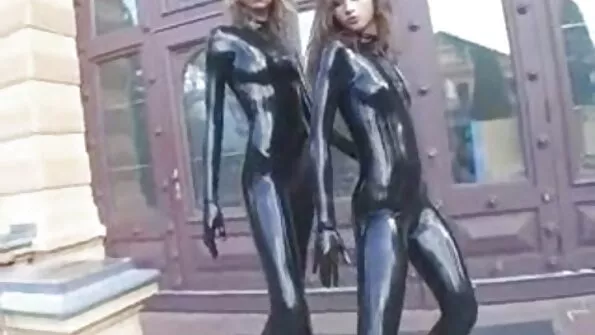الديوث زوجها مع ثلاثة دبابيس سكس احترافى و الحب مزدوج اللعنة